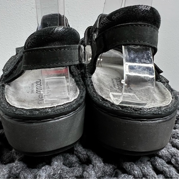 NAOT Enid Flat Sandal Black Lace Nubuck/Black Velvet Nubuck - Picture 6 of 13